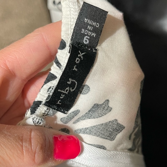 Ruby Rox Juniors size 9 dress - Picture 3 of 3